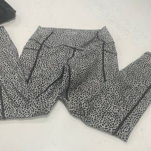Ethos leopard leggings
